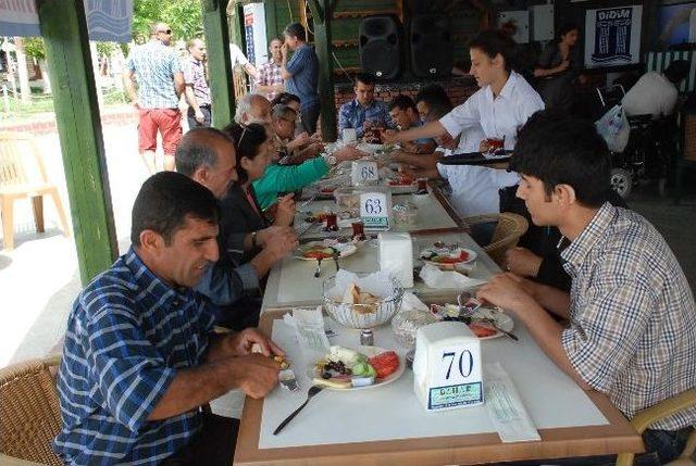 Didim’de Engelliler İlçe Protokolüyle Bir Araya Geldi