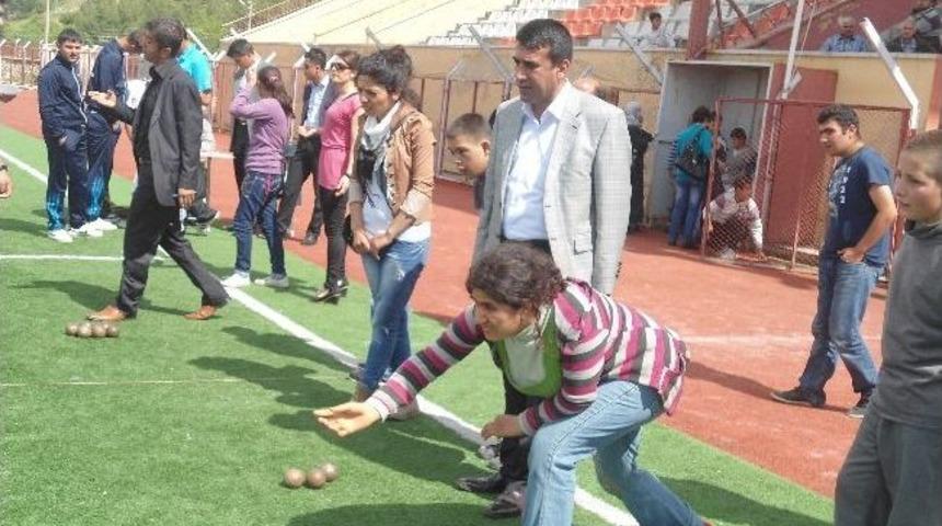 Besni&rsquo;de, Bocce Ve Atletizim Yarışması D&uuml;zenlendi