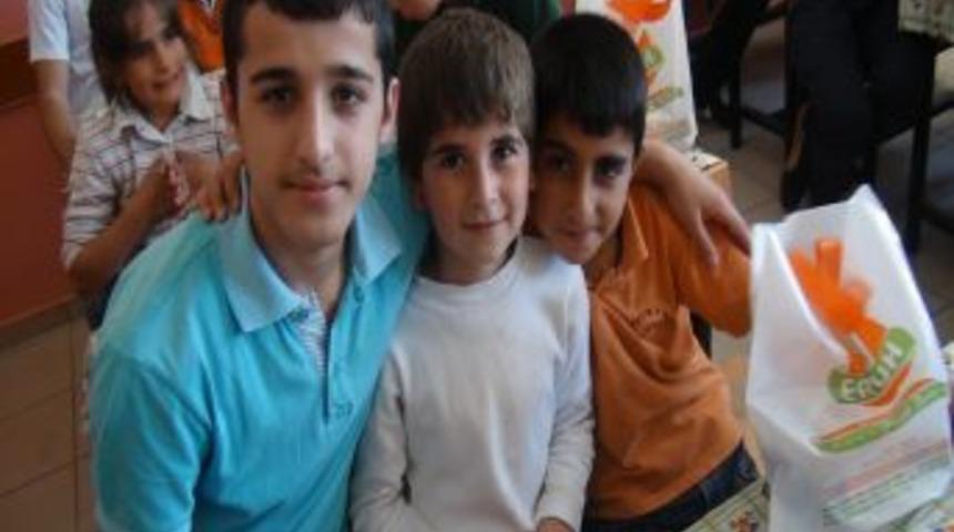 Kocaeli'nden Batman'a G&ouml;n&uuml;l K&ouml;pr&uuml;s&uuml;