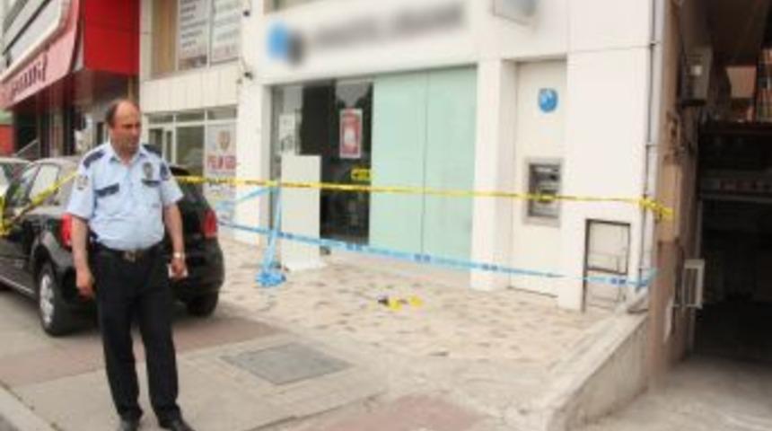 Avcılar&rsquo;da banka soygunu