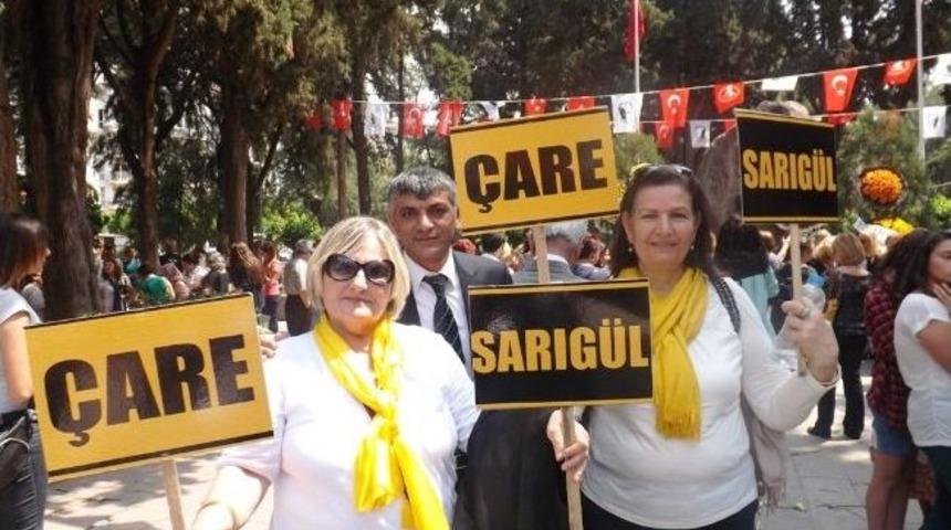 Ayvalık&rsquo;ta Sarıg&uuml;l&rsquo;c&uuml; Kadınlar Z&uuml;beyde Hanımı Ziyaret Etti