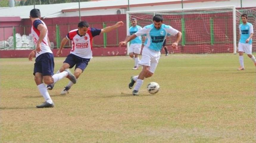 Toroslar'da Futbol Turnuvasının Finalinin Adı Belli Oldu