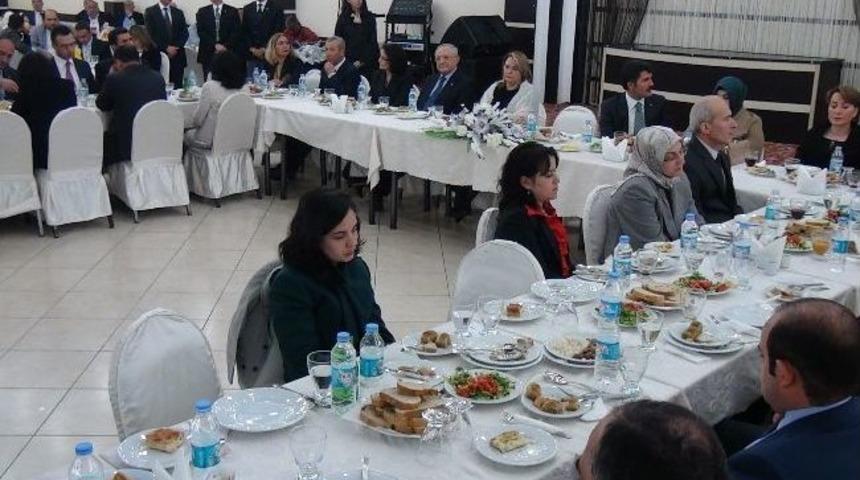 Vali Yenig&uuml;n Erzincan&rsquo;a Veda Etti