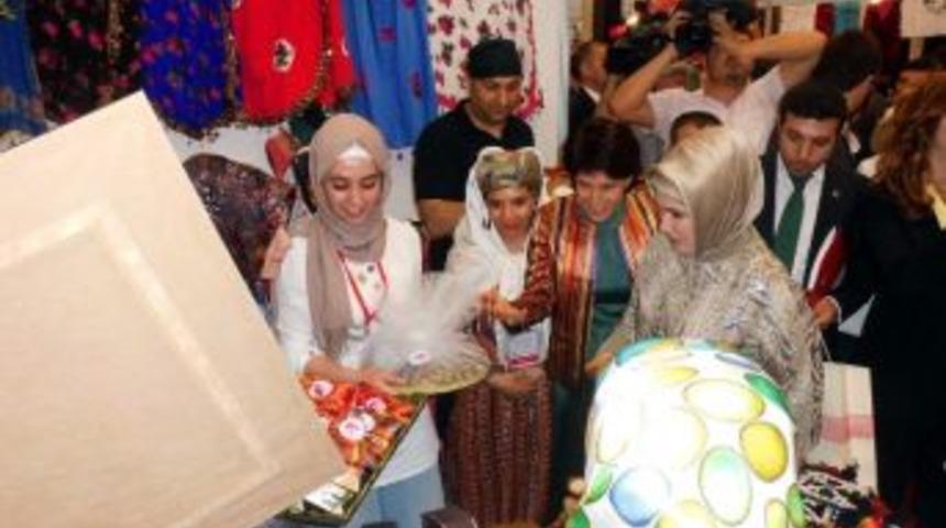 Valinin Eşi Beyhan Demirtaş, 81 İl Kadın El Emeği Sergisine Katıldı
