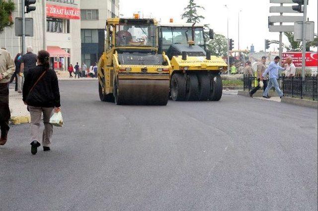 B&uuml;y&uuml;kşehirden Asfalt &Ccedil;alışması 1