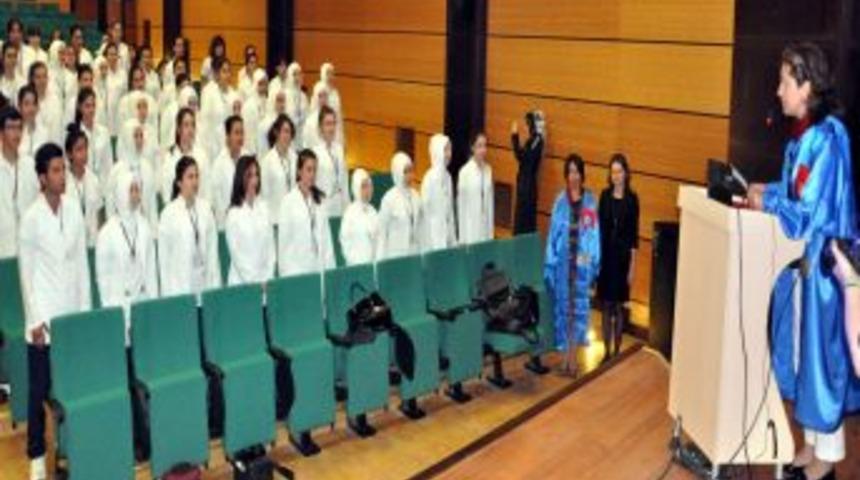 Hemşirelik I&ccedil;in Yemin Ettiler