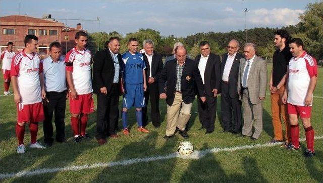 Eskişehir’de ‘eski Kalabak Futbol Turnuvası’ Başladı