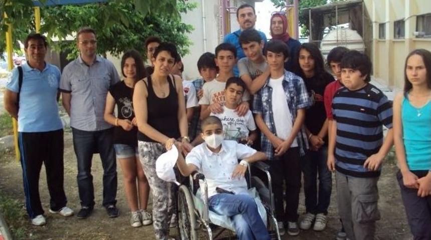 L&ouml;semi Hastası Kamuran &Ouml;zen&ccedil;&rsquo;i Ziyaret Ettiler