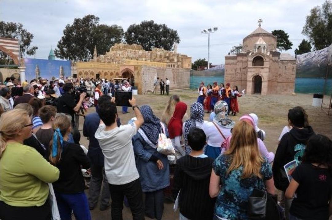 Van Los Angeles&rsquo;e Taşındı