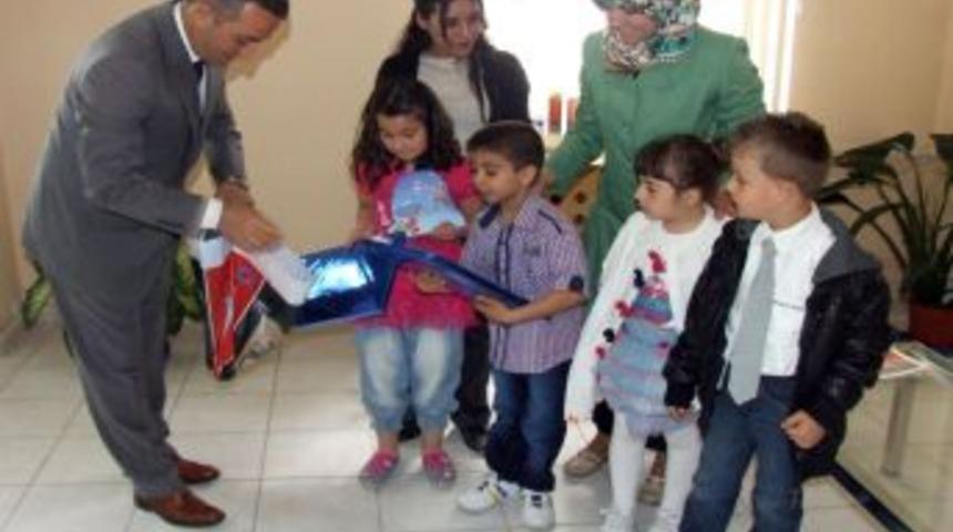 Anasınıfı &Ouml;ğrencilerinden Milli Eğitim M&uuml;d&uuml;r&uuml; Yavuz'a Ziyaret