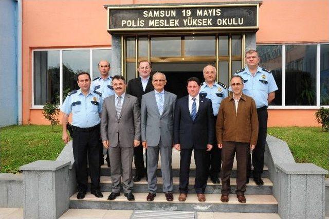 Başkan Yılmaz, Polis Okulu Öğrencilerine Deneyimlerini Anlattı