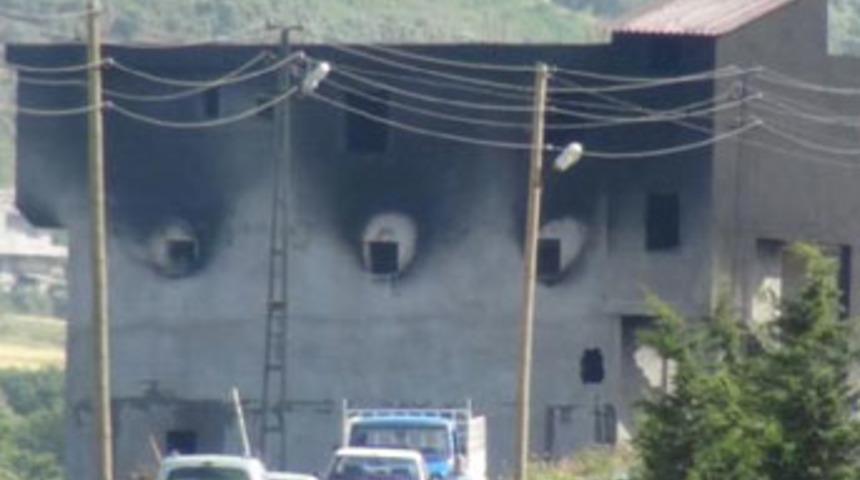 Ka&ccedil;ak mazot deposunda patlama: 10 &ouml;l&uuml;