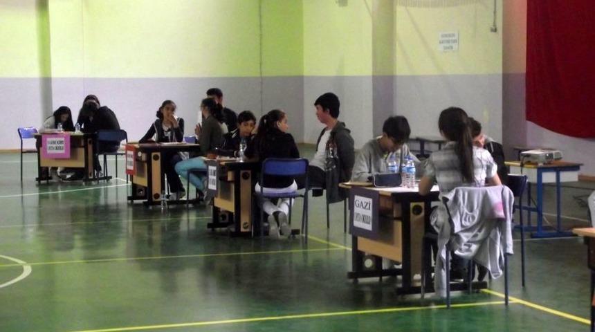 Gazi Ortaokulu Matematik Yarışması D&uuml;zenledi