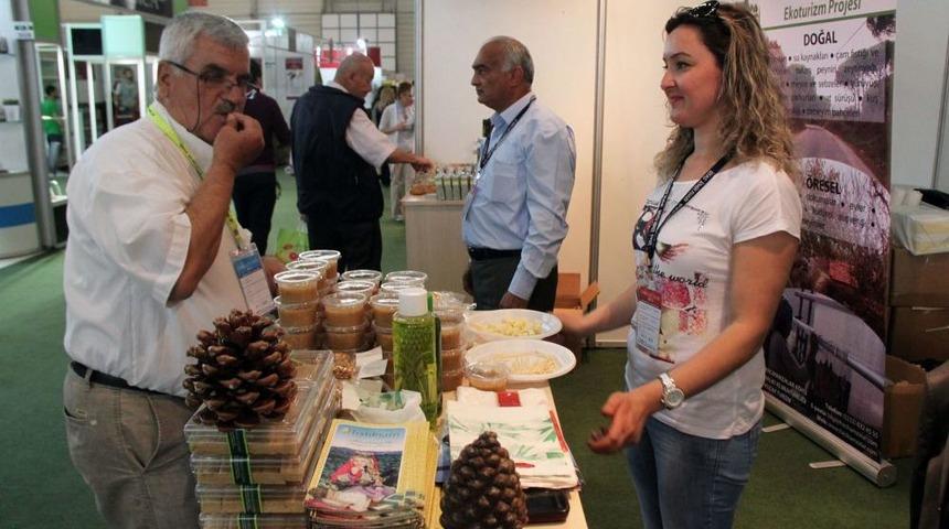 Kozak &Uuml;r&uuml;nleri Fuarda Ilgi Odağı Oldu