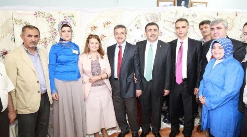 İstasyon Mahallesi'nde Gesmek Sergisi