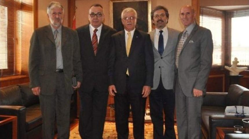 Kosova Anayasa Mahkemesi Heyetinden A&uuml;&rsquo;ye Ziyaret