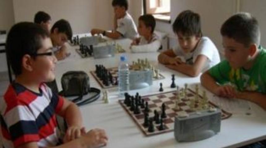 Eğitim Sen&rsquo;den U&ccedil;urtma Şenliği Ve Satran&ccedil; Turnuvası