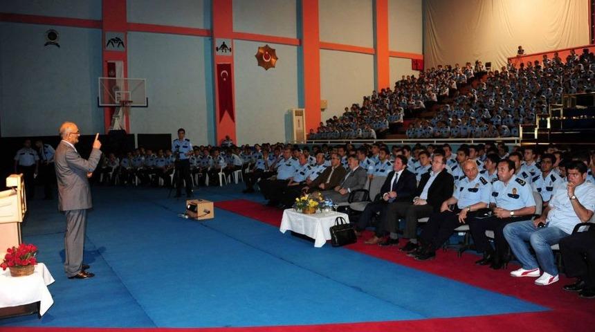 Başkan Yılmaz, Polis Adaylarıyla Deneyimlerini Paylaştı