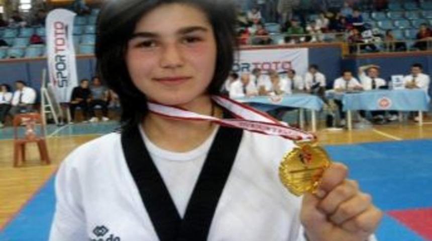 Tekvandoda, Zeynep Yeter Altan T&uuml;rkiye Birinci Oldu