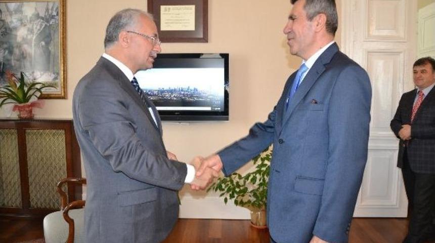 Demirci Protokol&uuml;nden Vali Daş&ouml;z'e Ziyaret