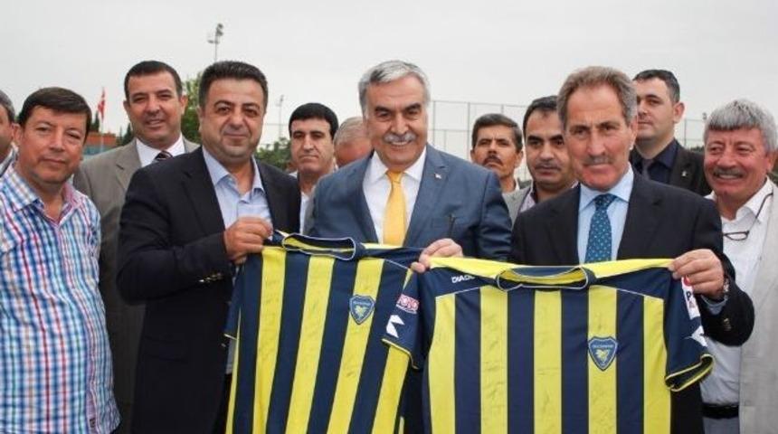 Ertuğrul G&uuml;nay&rsquo;dan Bucaspor&rsquo;a Ziyaret