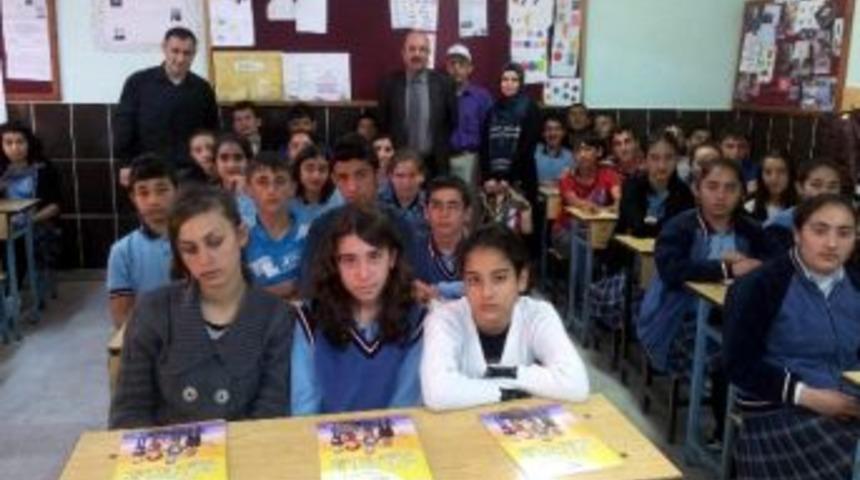Sgk Haftası Nedeniyle Sorgun&rsquo;da &Ouml;ğrencilere Kitap Ve Cd Dağıtıldı