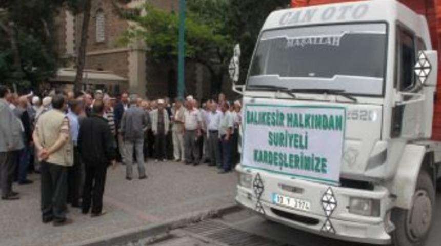 İHH'dan Suriyeli M&uuml;lteciler I&ccedil;in &Uuml;&ccedil;&uuml;nc&uuml; Yardım TIR'ı