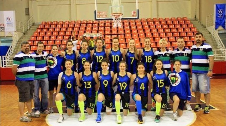 Gen&ccedil; Kızlar T&uuml;rkiye Şampiyonu Fenerbah&ccedil;e