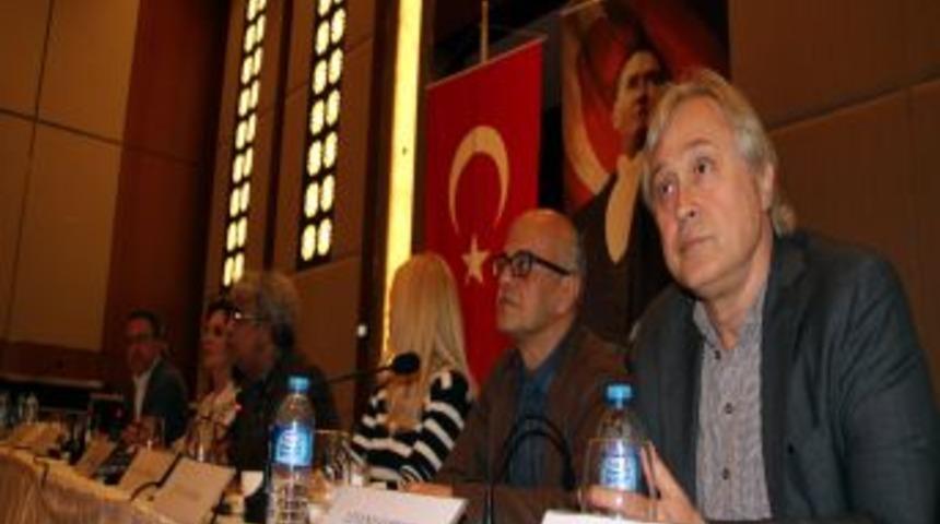H&uuml;lya Ko&ccedil;yiğit: Halkın I&ccedil;inde Olduğumu D&uuml;ş&uuml;n&uuml;rd&uuml;m