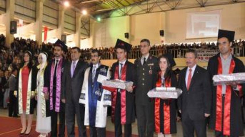 Bozok &Uuml;niversitesi 7. Yılında 2 Bin 196 &Ouml;ğrencisini Mezun Etti