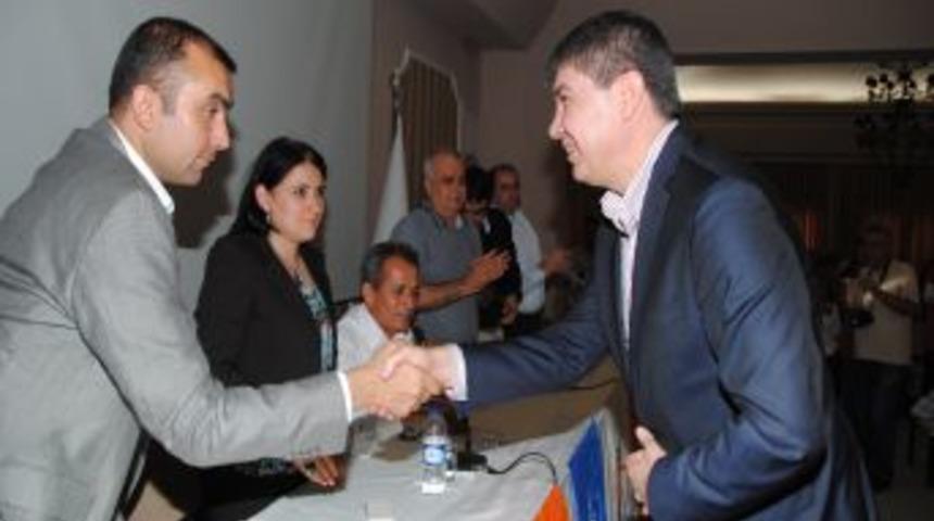 Menderes T&uuml;rel: Anaların Ağlamaması I&ccedil;in &Ccedil;alışıyoruz