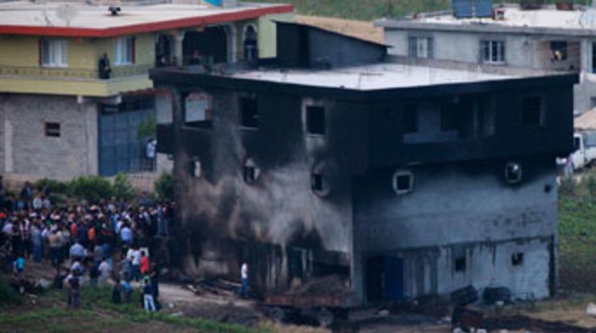 Altın&ouml;z&uuml;'ndeki patlama anları amat&ouml;r kameraya yansıdı