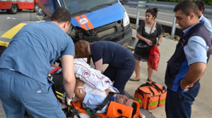 Tatil yolunda feci kaza: 2 &ouml;l&uuml;