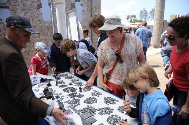 Kale Bekçisi Kuşman, Los Angeles’te Urartu Çivi Yazısını Amerikalılara Tanıtıyor