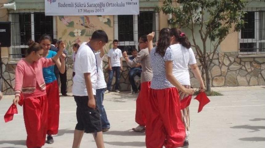 Bademli Ş&uuml;kr&uuml; Sara&ccedil;oğlu Ortaokulu'nda Bilim Fuarı A&ccedil;ıldı