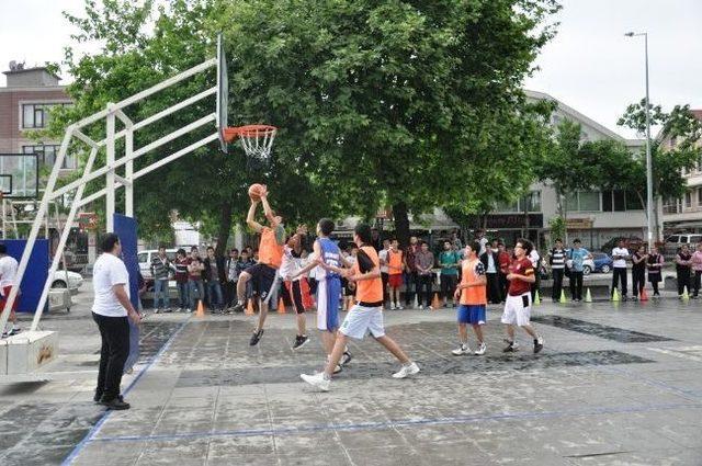 Düzce Anıtpark’ta Streetball Heyecanı