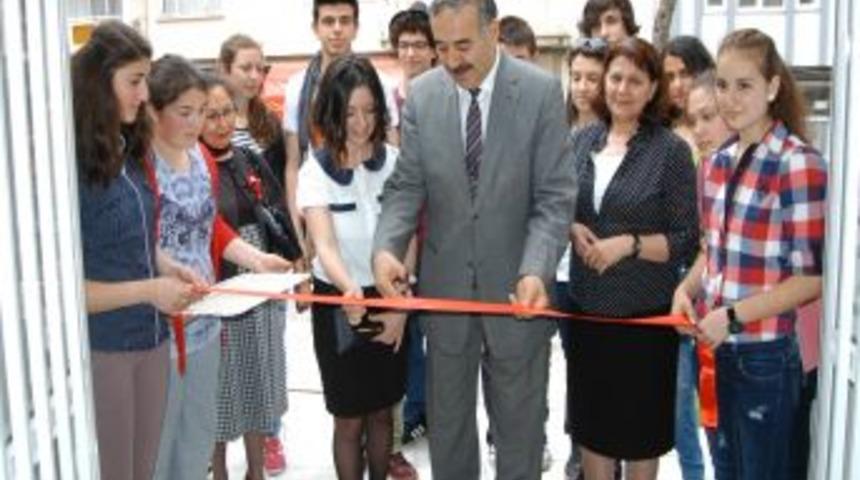 Uşak&rsquo;ta &Ouml;ğrencilerin Yaptığı Resimler M&uuml;zede G&ouml;r&uuml;c&uuml;ye &Ccedil;ıktı