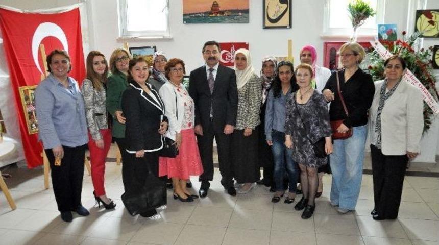 G&ouml;lbaşılı Kadınlar Yağlı Boya Tabloları Sergiye &Ccedil;ıktı