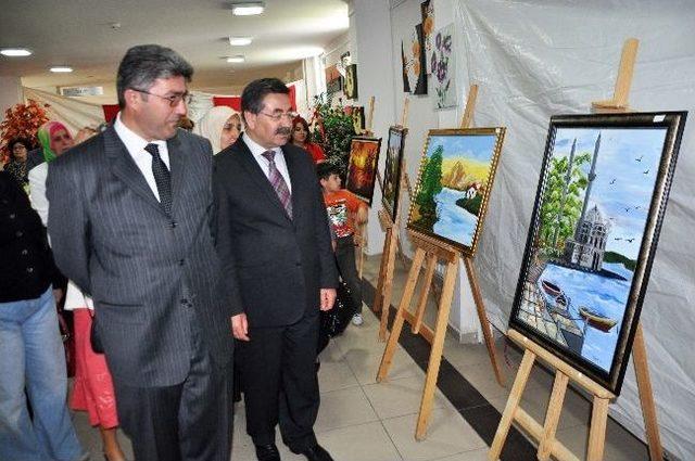 Gölbaşılı Kadınlar Yağlı Boya Tabloları Sergiye Çıktı