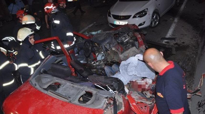 Otomobil Tır&rsquo;a &Ccedil;arptı: 1 &Ouml;l&uuml;, 1 Yaralı