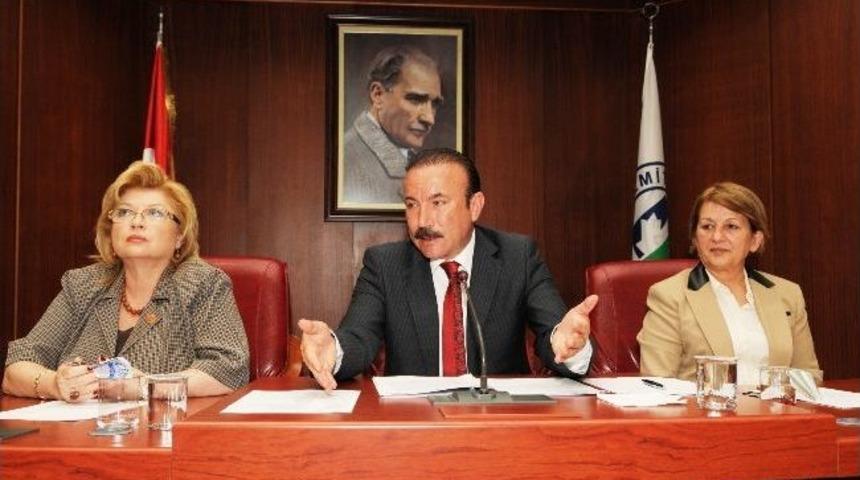 İzmit Belediyesi Kesin Hesabı Kabul Edildi