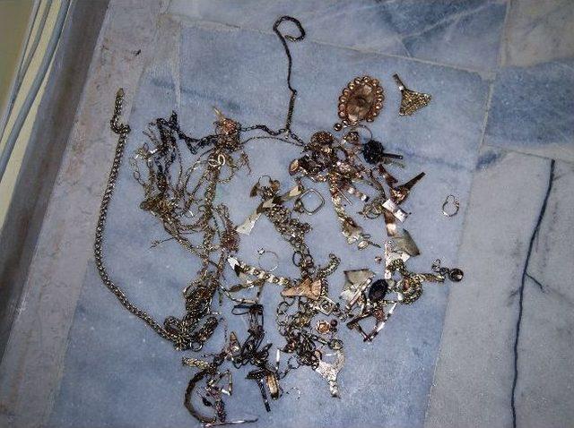 Kavga İhbarına Giden Polisler Soyguncuları Yakaladı 2