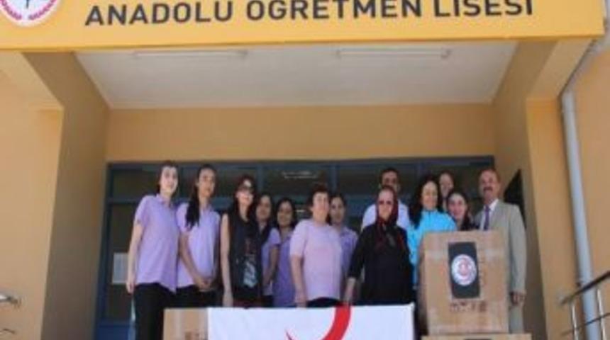 &Ouml;ğretmen Lisesi &Ouml;ğrencilerinden &ldquo;kıyafet Yardımı Kampanyası&rdquo;