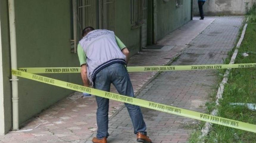 4.5 yaşındaki &ccedil;ocuk balkondan d&uuml;şerek &ouml;ld&uuml;