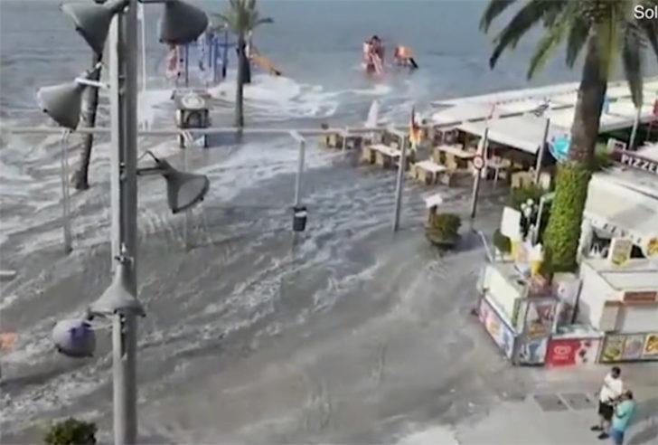 Tsunami tatil cennetini vurdu!  G2