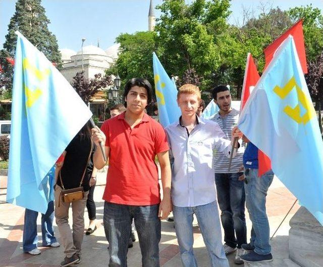 Kırım Tatarları Sürgünün 69’uncu Yılını Protesto Etti