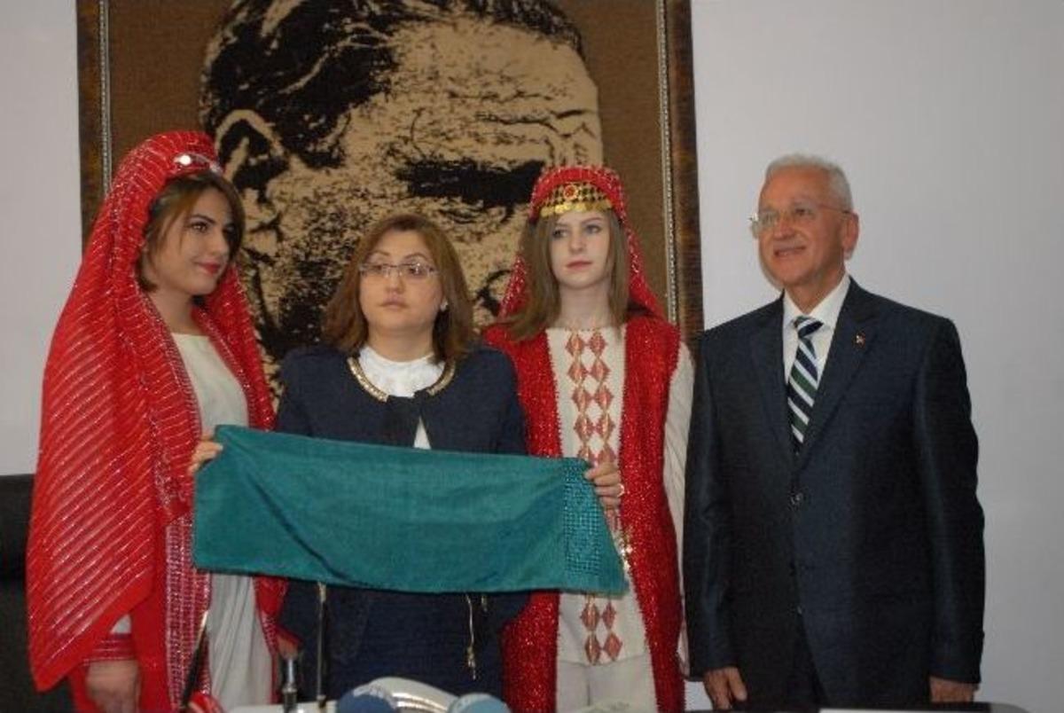 Bakan Şahin, Engellilerin Sorunlarını Dinledi