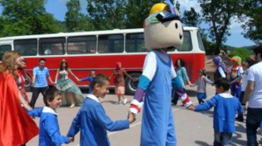 &Uuml;niversiteli Gen&ccedil;ler, K&ouml;y Okullarına Yardım Seferberliği Başlattı