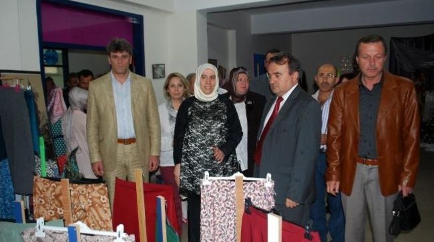 Kadınlar H&uuml;nerlerini Sergiledi