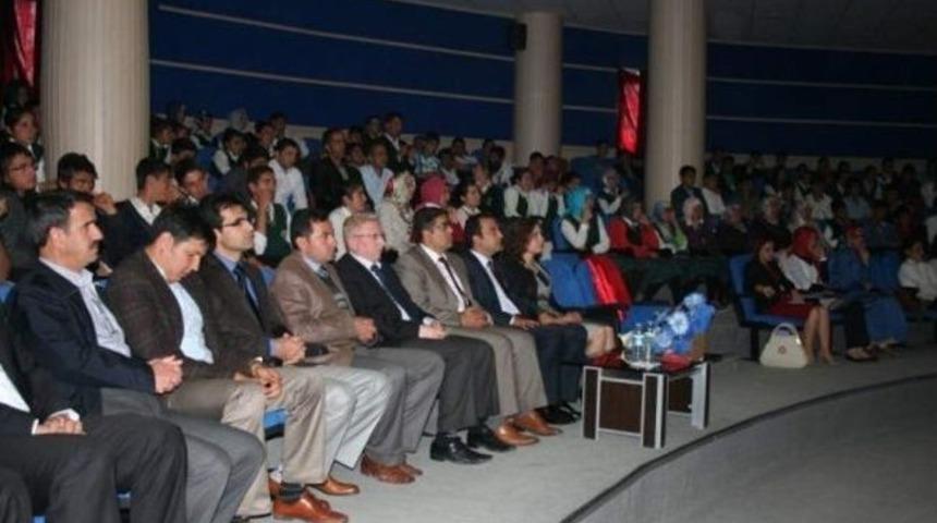 Sincik&rsquo;te, &lsquo;şiire Yolculuk&rsquo; Dinletisi